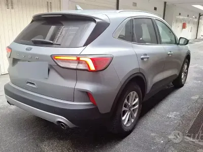Usata Ford Kuga Titanium 120 CV (88 kW) 2024 Grigio SUV