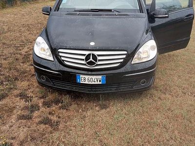 Usata Mercedes B180 2010 Nero Monovolume