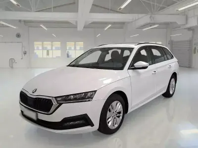Usata Skoda Octavia Executive 149 CV (109 kW) 2022 Bianco Station wagon