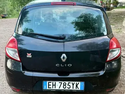Usata Renault Clio III 75 CV (55 kW) 2011 Nero Berlina