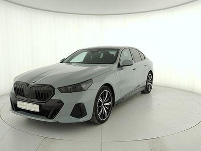 Begagnad BMW 520 M Sport 197 HK (144 kW) 2025 Grå Sedan