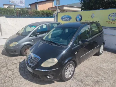 Usata Lancia Musa 95 CV (69 kW) 2010 Grigio Monovolume