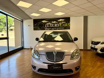 Usata Lancia Ypsilon Platinum 69 CV (50 kW) 2011 Lilla Utilitaria