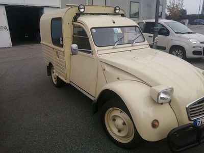 Usata Citroën 2CV 29 CV (21 kW) 1977 Beige Berlina
