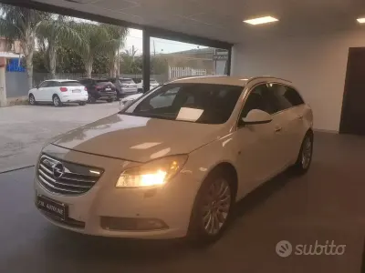 Usata Opel Insignia Cosmo 131 CV (96 kW) 2010 Bianco Station wagon