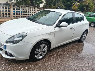 Usata Alfa Romeo Giulietta Exclusive 105 CV (77 kW) 2015 Bianco Utilitaria