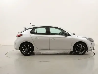 Usata Opel Corsa 101 CV (74 kW) 2025 Argentoargento Utilitaria