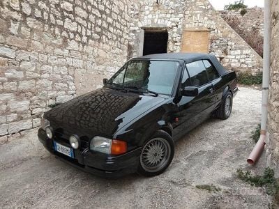 Usata Ford Escort Cabriolet 90 CV (66 kW) 1989 Nero Cabrio