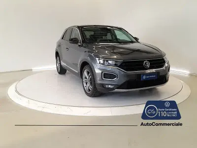Usata VW T-Roc Advance 150 CV (110 kW) 2022 Grigio scuro SUV