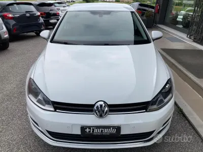 Usata VW Golf VII Highline 105 CV (77 kW) 2014 Bianco Berlina