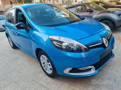 Usata Renault Scénic 110 CV (80 kW) 2014 Blu Monovolume
