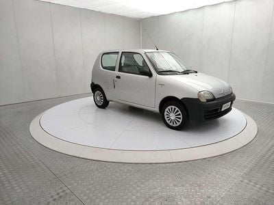 Usata Fiat 600 54 CV (39 kW) 2010 Argento Utilitaria