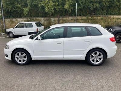 Käytetty Audi A3 Young 105 HP (77 kW) 2012 Valkoinen Viistoperä