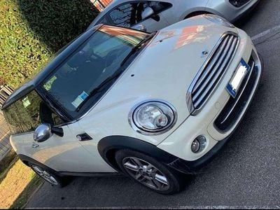 Usata Mini Cooper D 111 CV (81 kW) 2011 Bianco Utilitaria