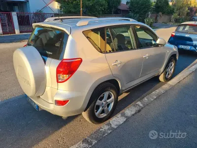 Usata Toyota RAV4 136 CV (100 kW) 2007 SUV
