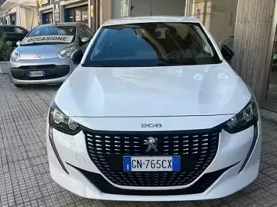 Usata Peugeot 208 Active 75 CV (55 kW) 2023 Bianco Utilitaria