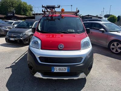 Begagnad Fiat Fiorino 95 HK (69 kW) 2017 Röd Minibuss