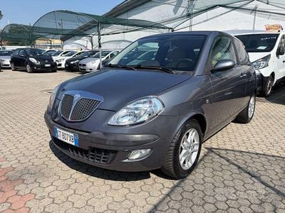 Usata Lancia Ypsilon 95 CV (69 kW) 2005 Grigio Utilitaria