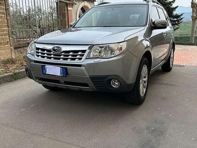 Usata Subaru Forester 150 CV (110 kW) 2012 Argento SUV