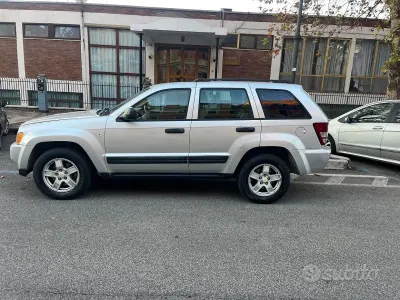 Usata Jeep Grand Cherokee 218 CV (160 kW) 2008 Grigio SUV
