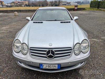 Usata Mercedes SL350 245 CV (180 kW) 2003 Grigio Cabrio