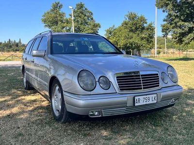 Mercedes E200