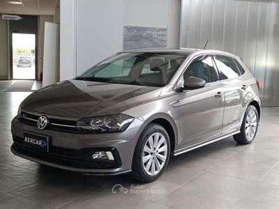 Usata VW Polo Highline 90 CV (66 kW) 2018 Gray Utilitaria
