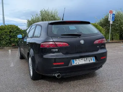 Usata Alfa Romeo 159 Distinctive 120 CV (88 kW) 2007 Nero Station wagon