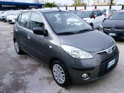 Używany Hyundai i10 63 KM (46 kW) 2010 Szary Hatchback