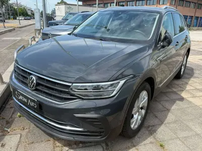 Usata VW Tiguan Elegance 150 CV (110 kW) 2023 Grigio SUV