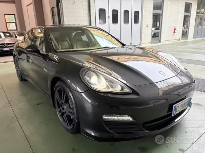Usata Porsche Panamera 300 CV (220 kW) 2011 Grigio Utilitaria