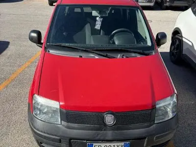 Usata Fiat Panda Dynamic 75 CV (55 kW) 2010 Rosso Utilitaria