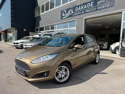 Usata Ford Fiesta Titanium 100 CV (73 kW) 2013 Marrone Utilitaria