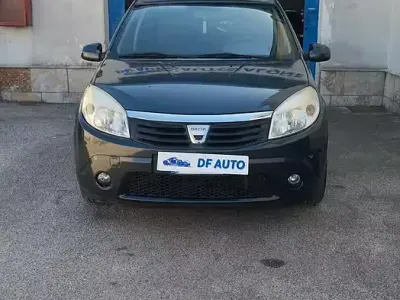Usata Dacia Sandero Lauréate 72 CV (52 kW) 2009 Nero Berlina