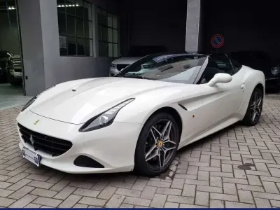 Usata Ferrari California 560 CV (411 kW) 2015 Bianco corsa capote nera Cabrio