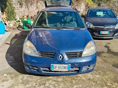 Usata Renault Clio II Dynamique 68 CV (50 kW) 2007 Blu Berlina