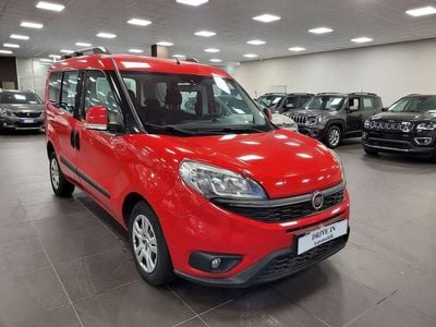 Usata Fiat Doblò Lounge 105 CV (77 kW) 2017 Rosso Monovolume