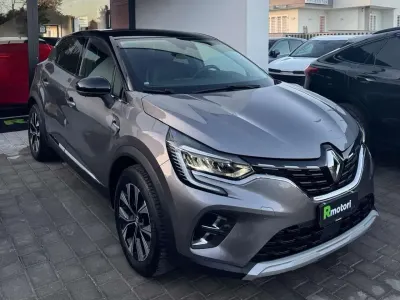 Usata Renault Captur Life 90 CV (66 kW) 2024 Grigio SUV