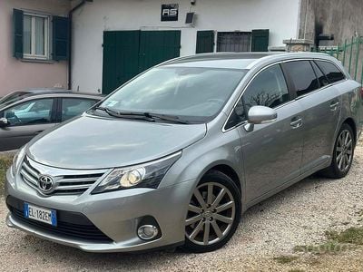Usata Toyota Avensis Style 150 CV (110 kW) 2012 Grigio Station wagon