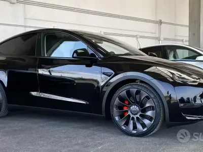 Usata Tesla Model Y Performance 185 kW (252 CV) 2023 Nero SUV