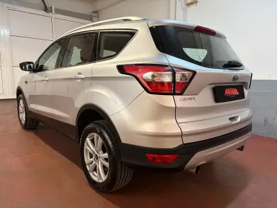 Usata Ford Kuga Business Edition 120 CV (88 kW) 2018 Argento SUV