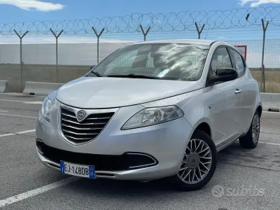 Usata Lancia Ypsilon 69 CV (50 kW) 2011 Grigio Utilitaria