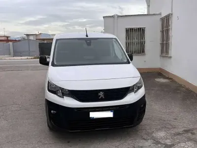 Usata Peugeot Partner Premium 99 CV (72 kW) 2019 Bianco Monovolume