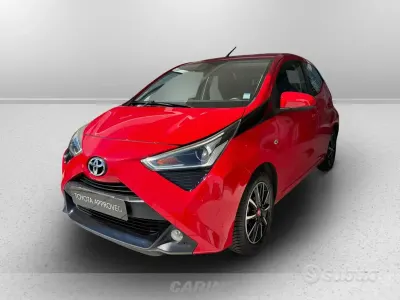 Second-hand Toyota Aygo X-play 72 CP (52 kW) 2019 Roșu Hatchback