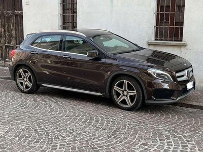 Usata Mercedes GLA200 136 CV (100 kW) 2016 Marrone SUV