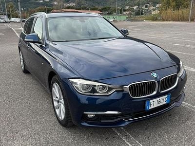 Usata BMW 318 Luxury Line 150 CV (110 kW) 2018 Blu Station wagon