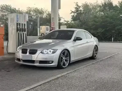 Usata BMW 325 218 CV (160 kW) 2007 Grigio Berlina