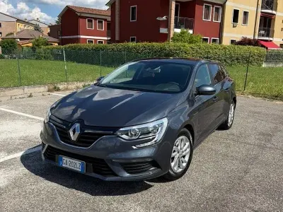 Usata Renault Mégane GrandTour 116 CV (85 kW) 2020 Grigio Station wagon