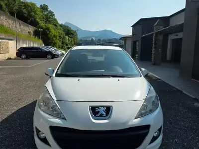 Usata Peugeot 207 95 CV (69 kW) 2010 Bianco Berlina