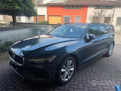 Usata Volvo V60 Business Edition 150 CV (110 kW) 2019 Blu Station wagon